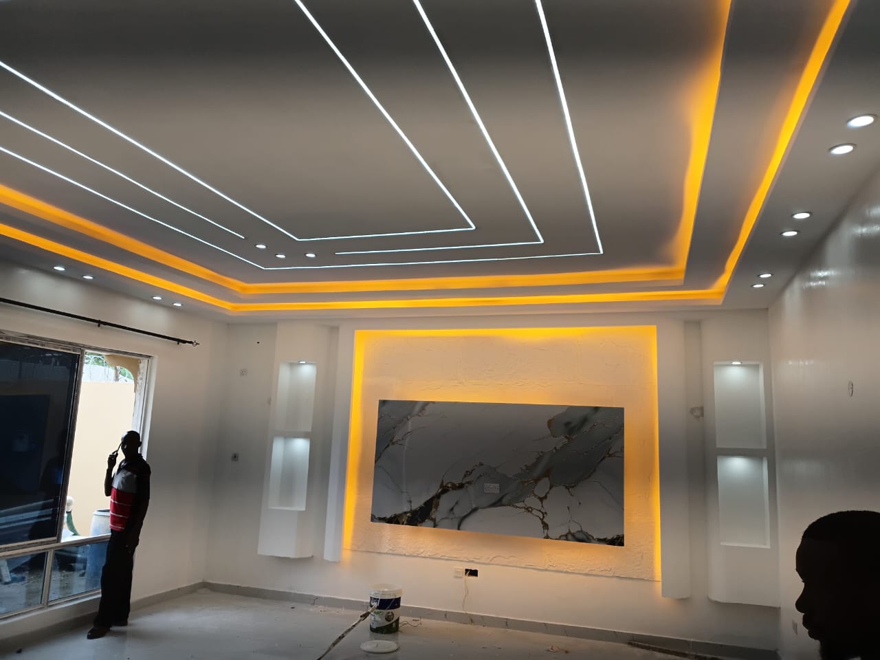 Modern Ceiling & TV Feature Wall